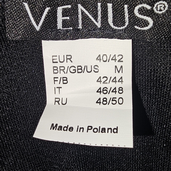 Elegant Black Lace Dress By Venus.  Size 40. - Picture 8 of 10